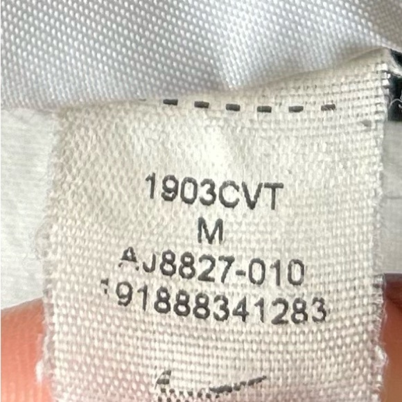 Nike Black High-Waisted Leggings - Picture 7 of 7